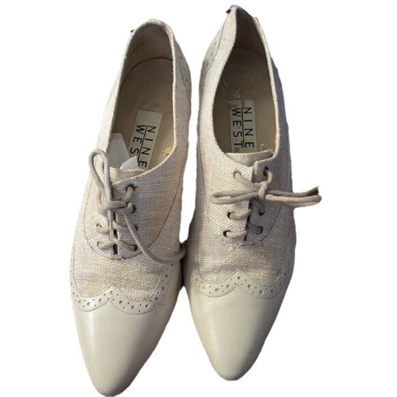 Nine West Woman's Wingtips sz 7Mwith Heels and Laces.‎ One flaw/Pics EUC - Picture 1 of 9